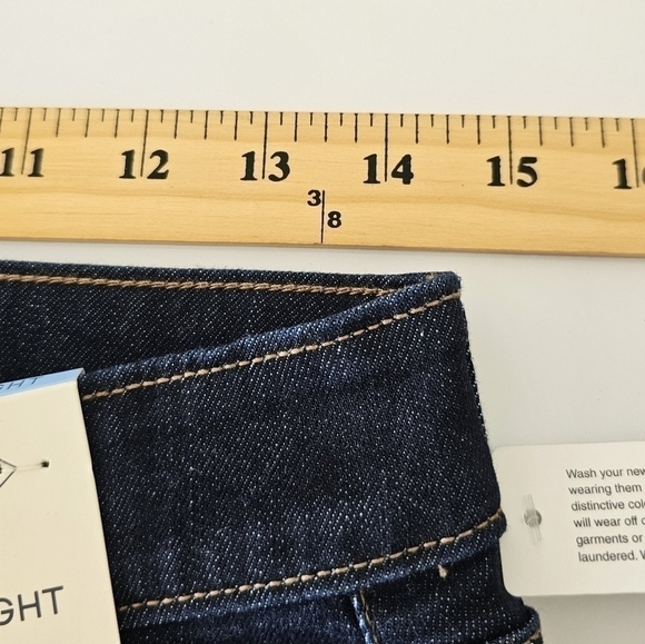 St. John's Bay Mid Rise Straight Jean Size 6P Short - Picture 3 of 13